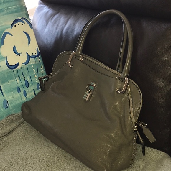 Marc Jacobs Handbags - Marc Jacobs Leather Handbag